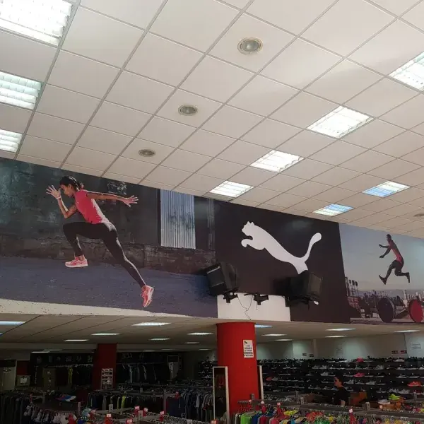 Εκτυπώσεις banner σε μουσαμά μεγάλης αντοχής, Ψηφιακές Εκτυπώσεις: Κατασκευή και τοποθέτηση αυτοκόλλητου βινυλίου μεγάλου format σε τοίχο, Αθήνα.