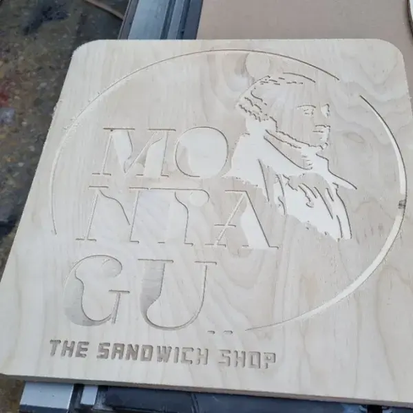 Υπηρεσίες κοπής και χάραξης με Laser και CNC Router, Εργασίες Laser - CNC: Κατασκευή ανάγλυφης ξύλινης επιγραφής με χάραξη, Αθήνα.