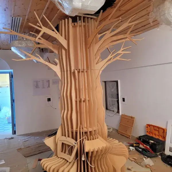 Υπηρεσίες κοπής και χάραξης με Laser και CNC Router, Εργασίες Laser - CNC: Κατασκευή διακοσμητικού δέντρου από ξύλο με κοπή CNC στην Αθήνα.