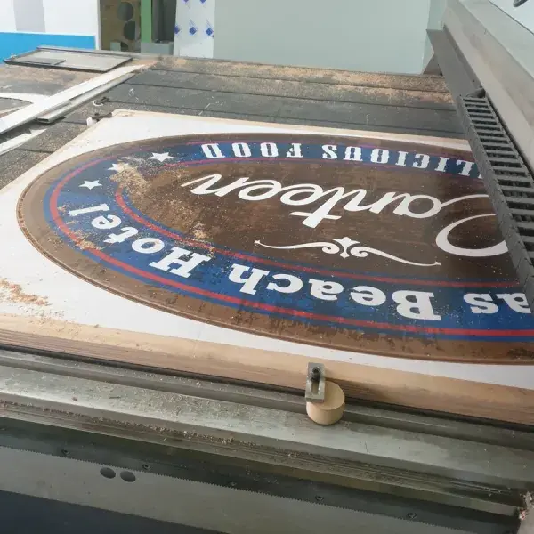 Υπηρεσίες κοπής και χάραξης με Laser και CNC Router, Εργασίες Laser - CNC: Κατασκευή ξύλινης επιγραφής, ψηφιακή εκτύπωση, κοπή CNC. Αθήνα.