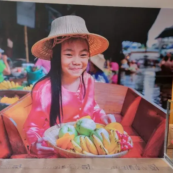 Ψηφιακές εκτυπώσεις μεγάλων διαστάσεων σε μουσαμά, αυτοκόλλητο και καμβά, Ψηφιακή εκτύπωση τοίχου σε αυτοκόλλητο βινύλιο, με τοποθέτηση στην Αττική.